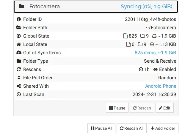Sincronizzazione in corso tra la cartella Fotocamera dello smartphone e il Raspberry Pi in Syncthing Sincronizzazione attiva tra smartphone e Raspberry Pi in Syncthing